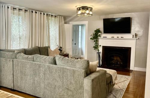 Newport East House | Easton View Retreat