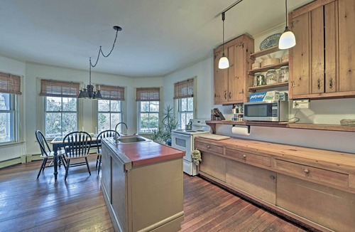 Tisbury House | Easy Access to Beaches: Vineyard Haven House