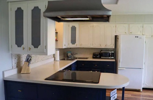 Edinboro House | Edinboro 4BDR Cottage with Lake Views Dogs Welcome