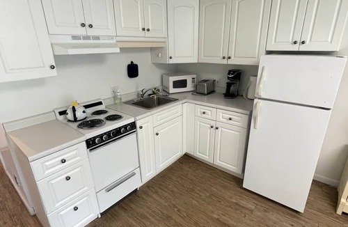 Wolfeboro Apartment | Efficiency 8-Piping Rock Resort