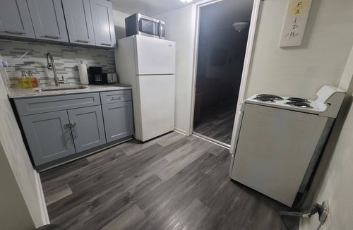West Bronx Apartment | Elegant 1 Bedroom Apartment 15 Min to Manhattan