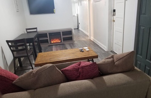 West Bronx Apartment | Elegant 1 Bedroom Apartment 15 Min to Manhattan