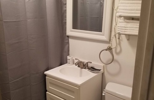 West Bronx Apartment | Elegant 1 Bedroom Apartment 15 Min to Manhattan