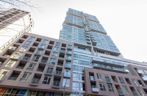 Financial District Apartment | Elegant 1BR Apt with Balcony near Rogers Centre