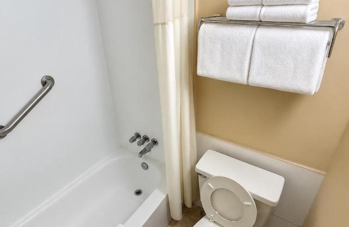 Albany Apartment | Elegant Albany Home with Breakfast Close Downtown