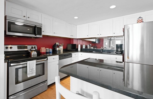 Ocean Park Condo | Elegant Beachfront Condo With Pool
