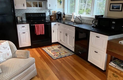 Boothbay Harbor Apartment | Elegant Boothbay Harbor, Maine Studio