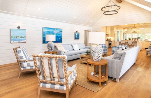 Katama House | Elegant Country Estate With Pool In Katama