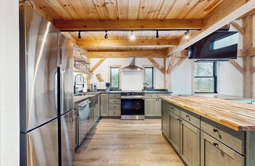 Readsboro House | Elegant home w/mountain views, trail to riverfront, hot tub, dog-friendly, bbq