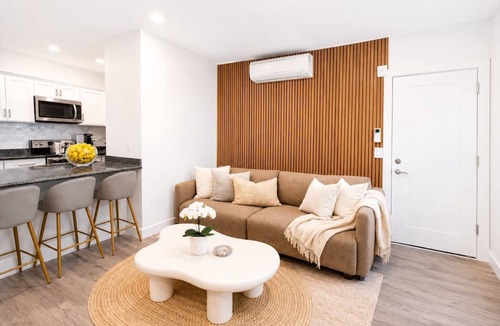 Mill River Apartment | Elegant King Suite|Walk to Yale|Premier Location