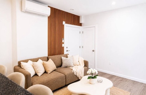 Mill River Apartment | Elegant King Suite|Walk to Yale|Premier Location