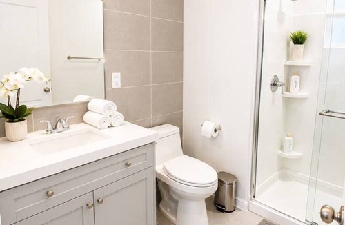 Mill River Apartment | Elegant King Suite|Walk to Yale|Premier Location