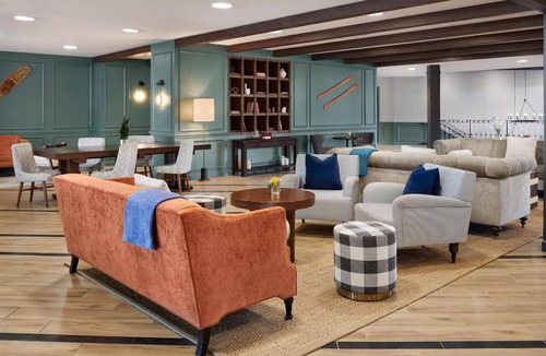 Canandaigua Hotel | Elegant Room by Canandaigua Lake Perfect for Recharging & Exploring