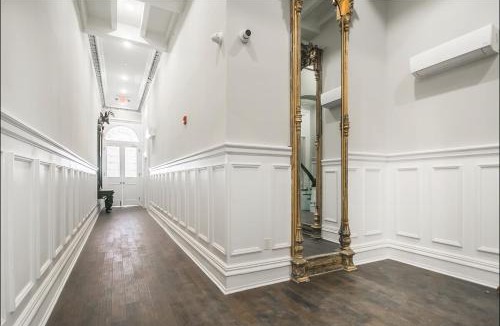 Center City West Apartment | Elegant Victorian Centre City 1 BR Apartment