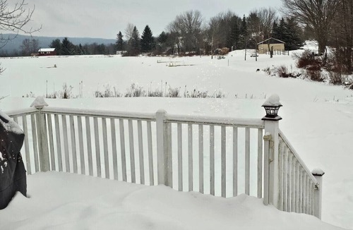 Union Dale House | Elk Mountain Lake House & Ski Lodge – 3BR/2BA Lake