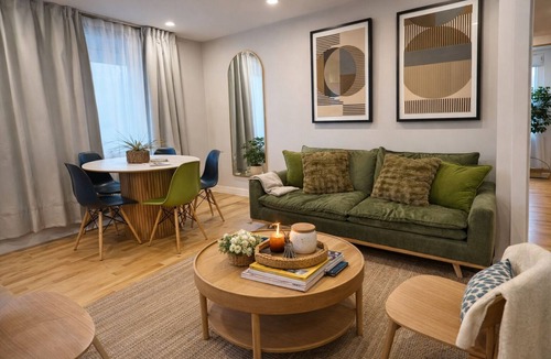 Gay Village Apartment | Enchanting 2-bedroom apartment with AC in vibrant Montréal