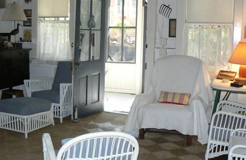 Ocean Beach Cottage | Enchanting 3 BR Home on a Beach Block - Now Booking for 2024 / Ocean Beach, NY