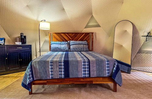 Gilboa Cabin | Enchanting Dome Retreat by the Mountain and River in the Heart of New York’s Catskills