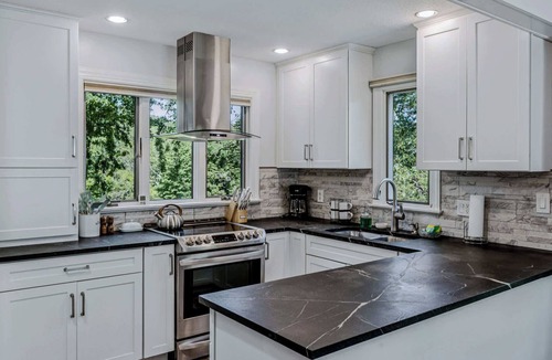 West Hartford Condo | End-Unit Condo on the Fairway, Fairway Village