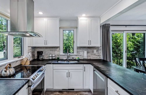 West Hartford Condo | End-Unit Condo on the Fairway, Fairway Village