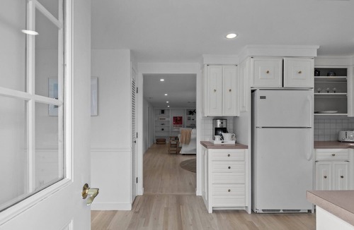 Easton's Point House | Endless Summer Cottage - Charming 3BR House near Beaches Middletown, RI