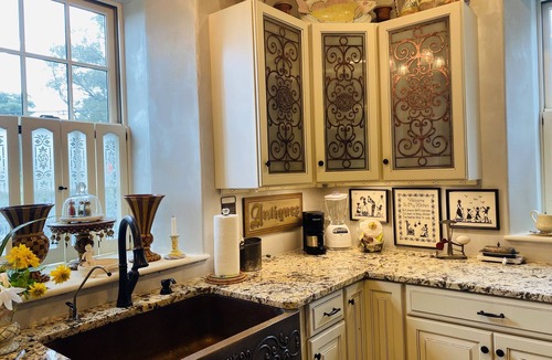 Skaneateles Cottage | English cottage style circa 1814 stone school house - Skaneateles, NY