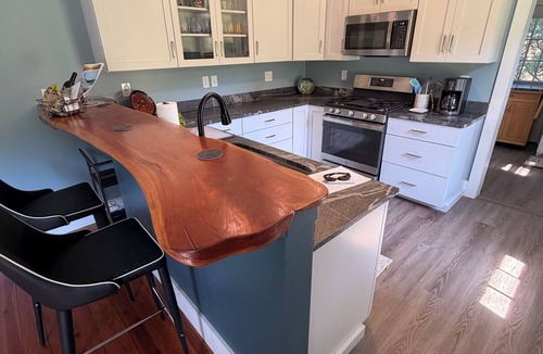 Livonia Cottage | Enjoy a relaxing getaway at Casa San Leone on beautiful Conesus Lake.