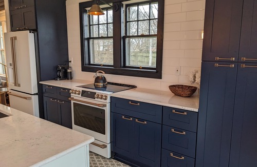 Portsmouth House | Enjoy elegant comfort with breathtaking water views on grand property