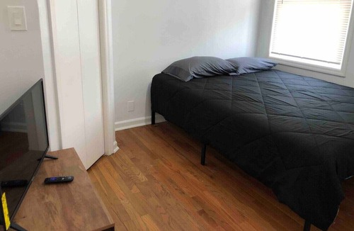 Perth Amboy Apartment | Entire 2-bedroom house, quiet residential area, NYC bus and train nearby