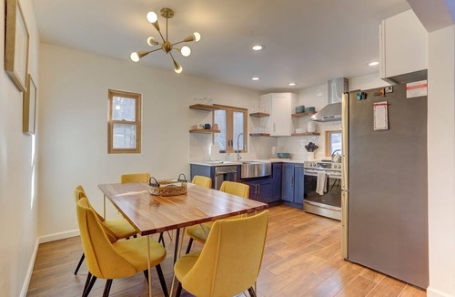 Jeffersonville Cottage | Entire Catskills Retreat - Hot Tub Sauna Fireplace Vinyl