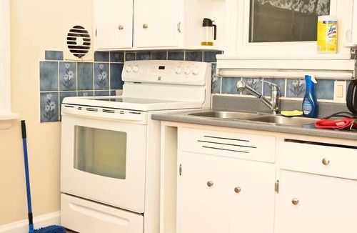 Kitchener House | Entire Home | Ideal for Groups and family