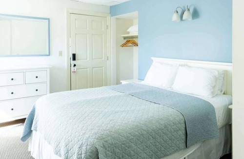 Middletown Hotel | Entire Inn Block & restaurant!