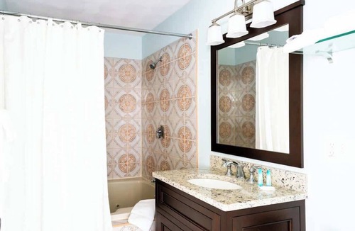 Middletown Hotel | Entire Inn Block & restaurant!