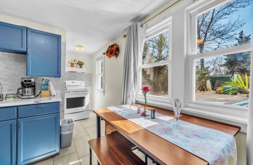 Beaver Hills Apartment | Entire Private Apartment w/Patio and Big Driveway.