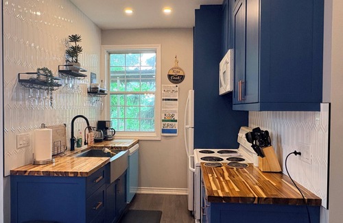 Rideau Lakes House | “Escape the city, embrace the serenity" Spring, summer and Fall Getaway !