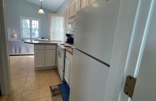 Misquamicut Condo | Escape to coastal bliss in this charming condo in Westerly—your perfect getaway!