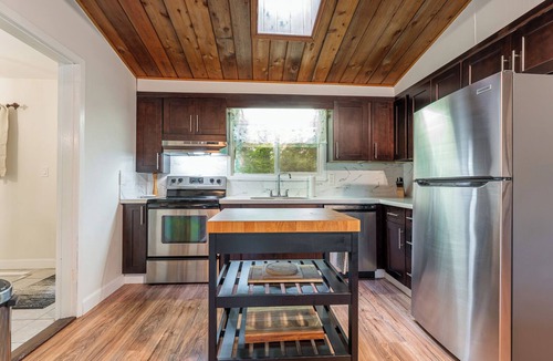 Baddow Cottage | Escape to the Riverfront Retreat on the Burnt River, Kawartha Lakes