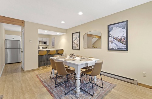 Stratton Mountain Condo | Escape to This Mountain Retreat Near Hiking Trails, Pools, and Golf Courses