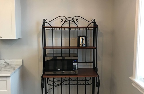 Carleton Place Apartment | Esther's Place - Carleton Place 1 BedRoom Apartment retreat - sleep 2 max