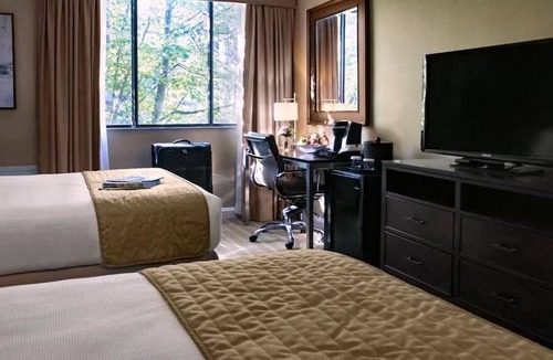 Danbury Hotel | Ethan Allen Hotel