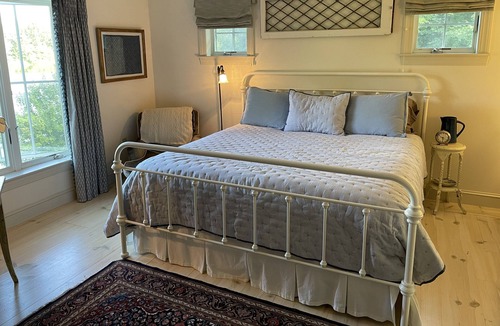 South Londonderry House | European Farmhouse on private 43 Acre Pond - Five minutes from Stratton Skiing