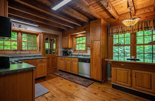 Town of Webb House | Evergreen Lodge - 4th Lake Hollywood Hill Association