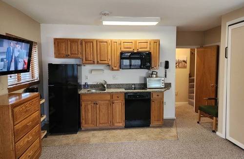 Bartlett Condo | Evergreen Summit-Near Story Land @ Attitash, pools, hot tubs near N. Conway,