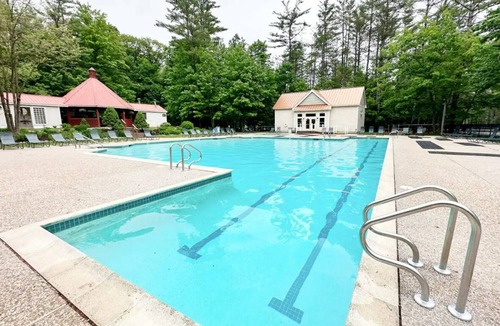 Bartlett Condo | Evergreen Summit-Near Story Land @ Attitash, pools, hot tubs near N. Conway,