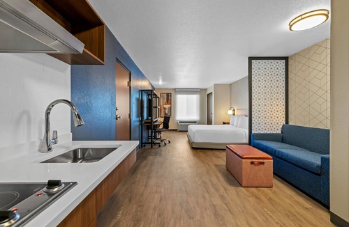 Gates-North Gates Hotel | Everhome Suites Rochester Greece