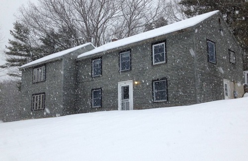 Mac Mahan House | Everything you need, 800 feet from the Kennebec River !