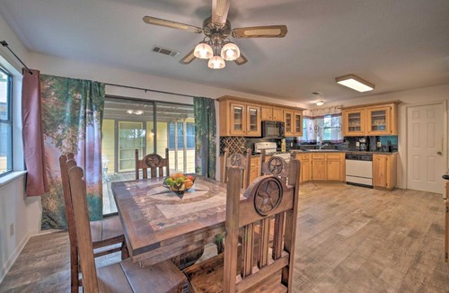 Waller House | Evolve Hempstead Cottage Covered Porch and Views!