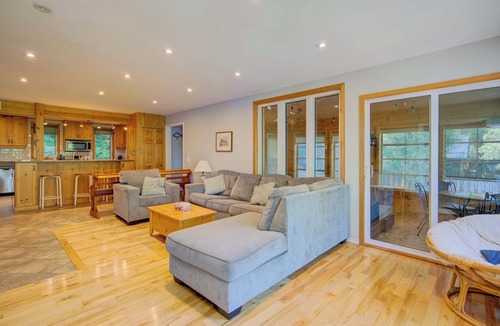 Rideau Lakes Cottage | Exclusive Lakefront Cottage on Big Rideau Lake – Private Dock, Sauna, & Sunset