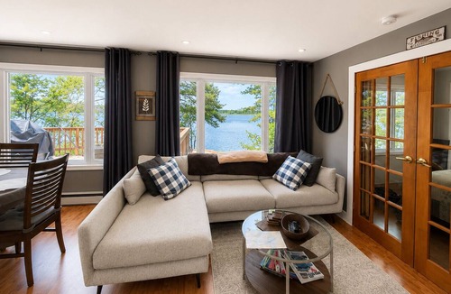 Nipissing Cottage | Executive Retreat on Lake Nipissing *WiFi and AC