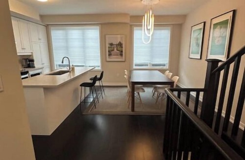 Mount Pleasant House | Executive Townhouse on a Ravine